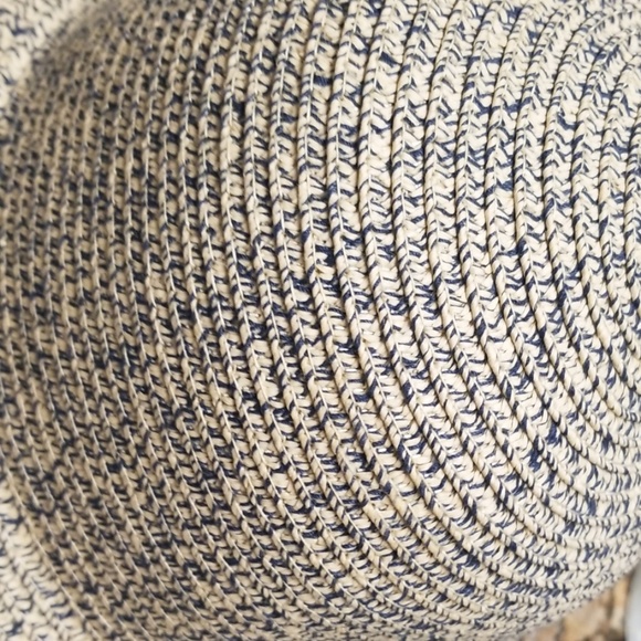 Hat - Picture 4 of 5